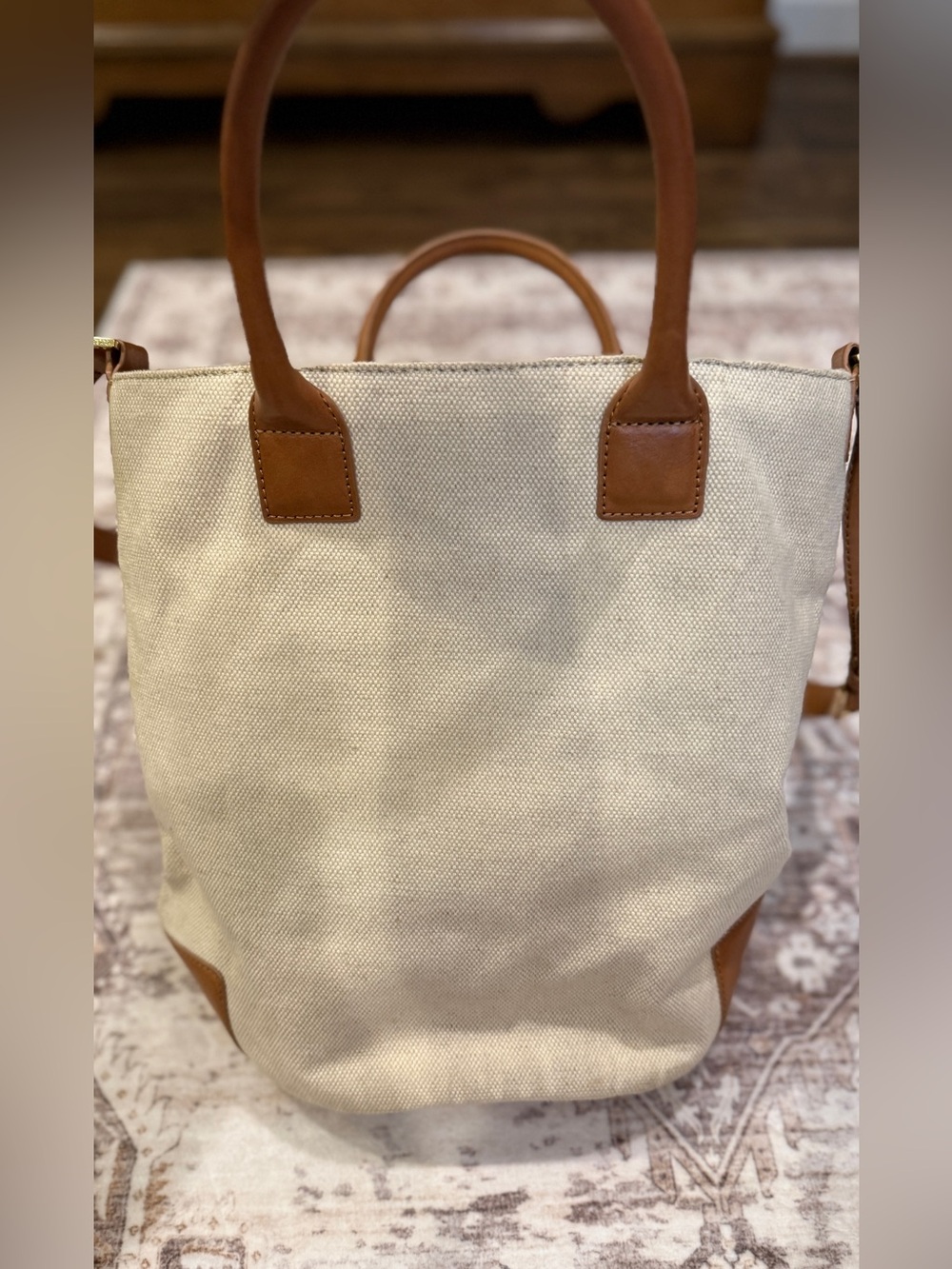 Tory Burch Bucket Bag - Picture 5 of 10